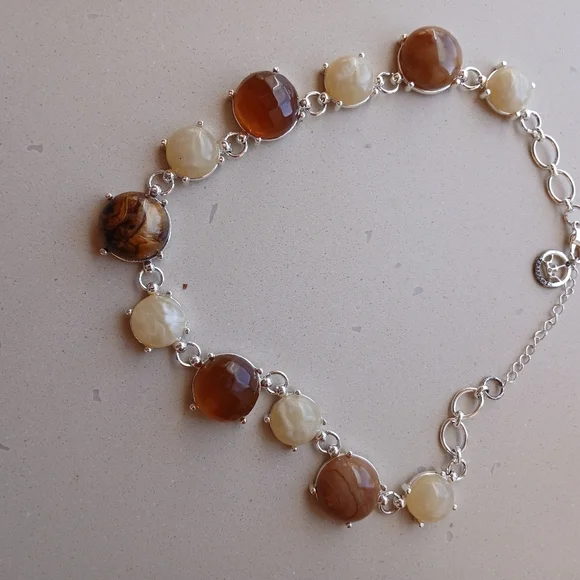 Trifari Vintage  16" Beautiful Necklace. - Picture 5 of 7